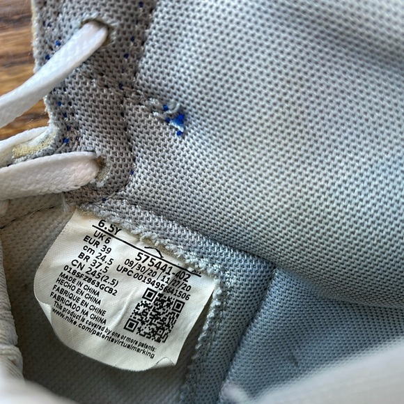 Jordan 1 Retro High Hyper Royal Smoke Grey - Picture 6 of 15